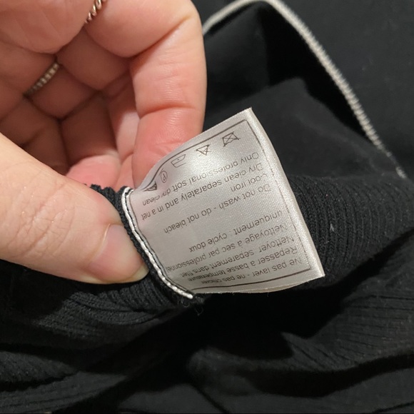 ❌SOLD❌ CHANEL Stretch Knit Dress EUC! - Picture 8 of 8